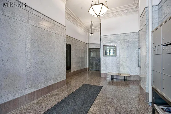 Sold by MEIER | media 6