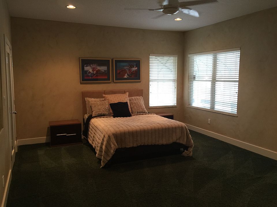 Spare bedroom walk in closet