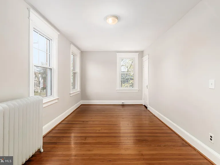 900 Madison St NW #B — Photo 24