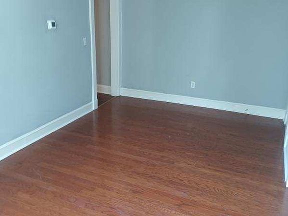 3rd image of 636 W 27th St Unit 102
