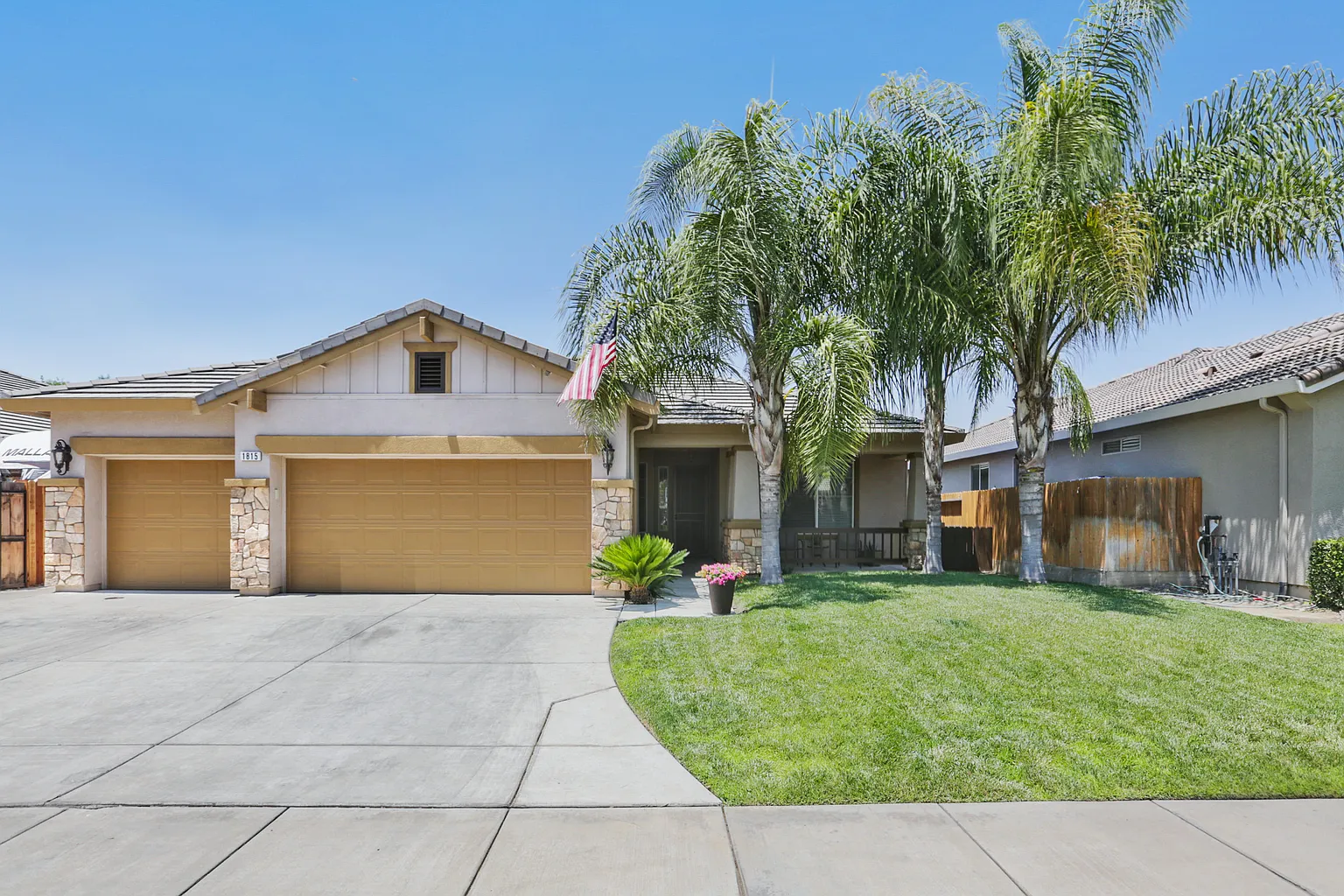 1815 N Mendonca St photo 1