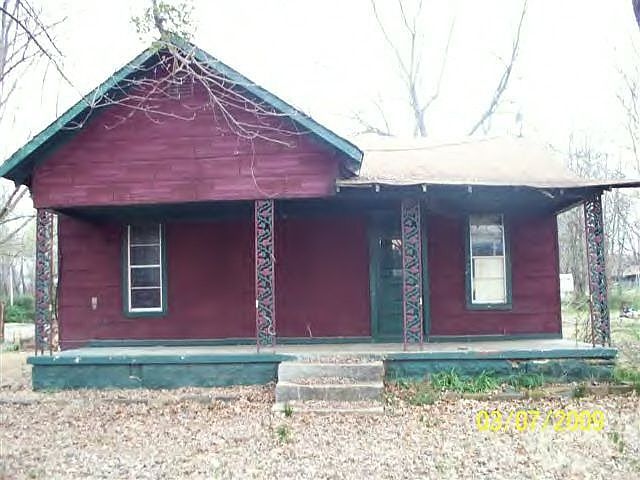 1st image of 108 S 10th St