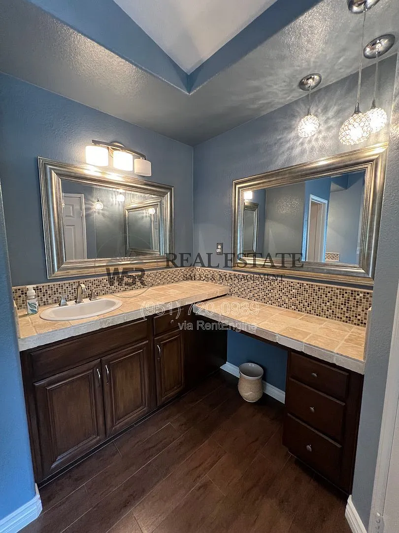 5 bed, 3.0 bath, 3262 sqft, $5,500 — Photo 3