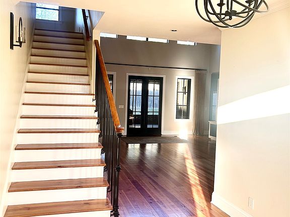 4th image of 347 County Downs Rd