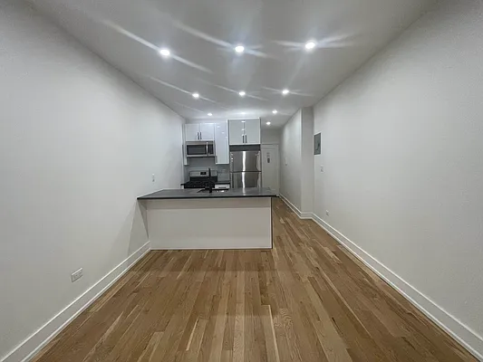 Rented by E Realty International Corp | media 2