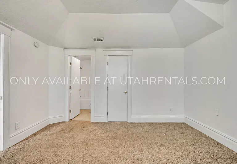1032 S Jeremy St — Photo 16