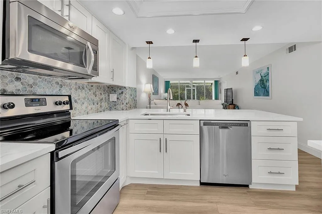 2 bed, 2.0 bath, 1267 sqft, $6,000 — Photo 2