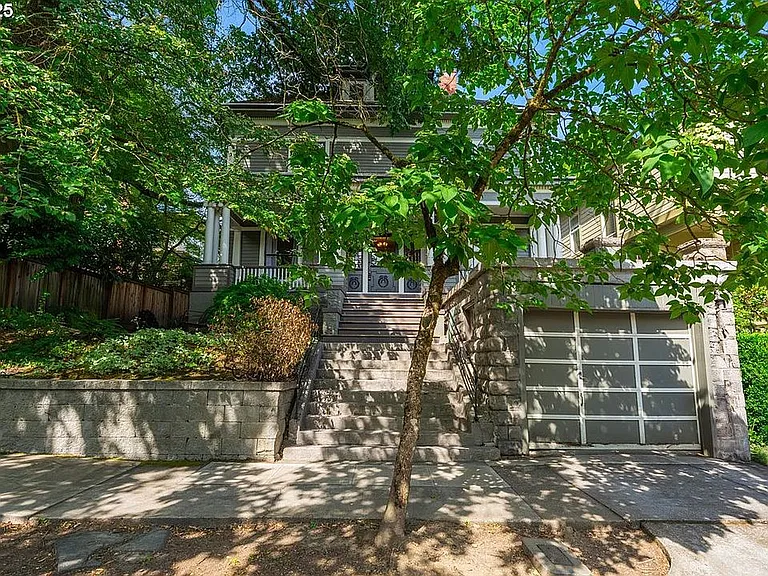 3425 S Corbett Ave — Photo 2