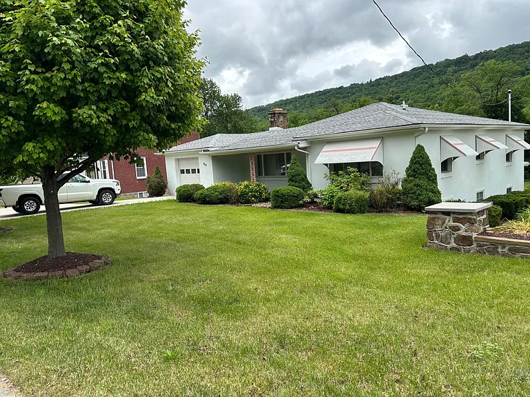 818 National Hwy — Photo 1
