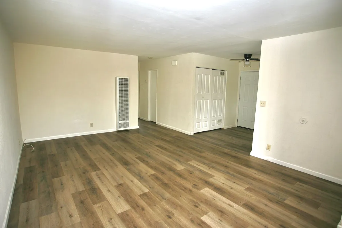 Building Photo - 1392 Helix St