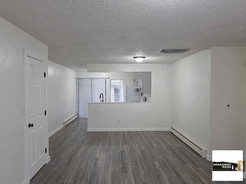 2 bed, 904 sqft, $1,200 — Photo 2