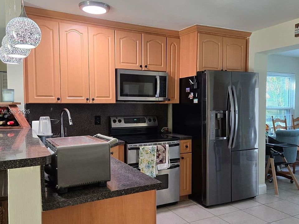 1st image of 4665 SW 28th Ave #1