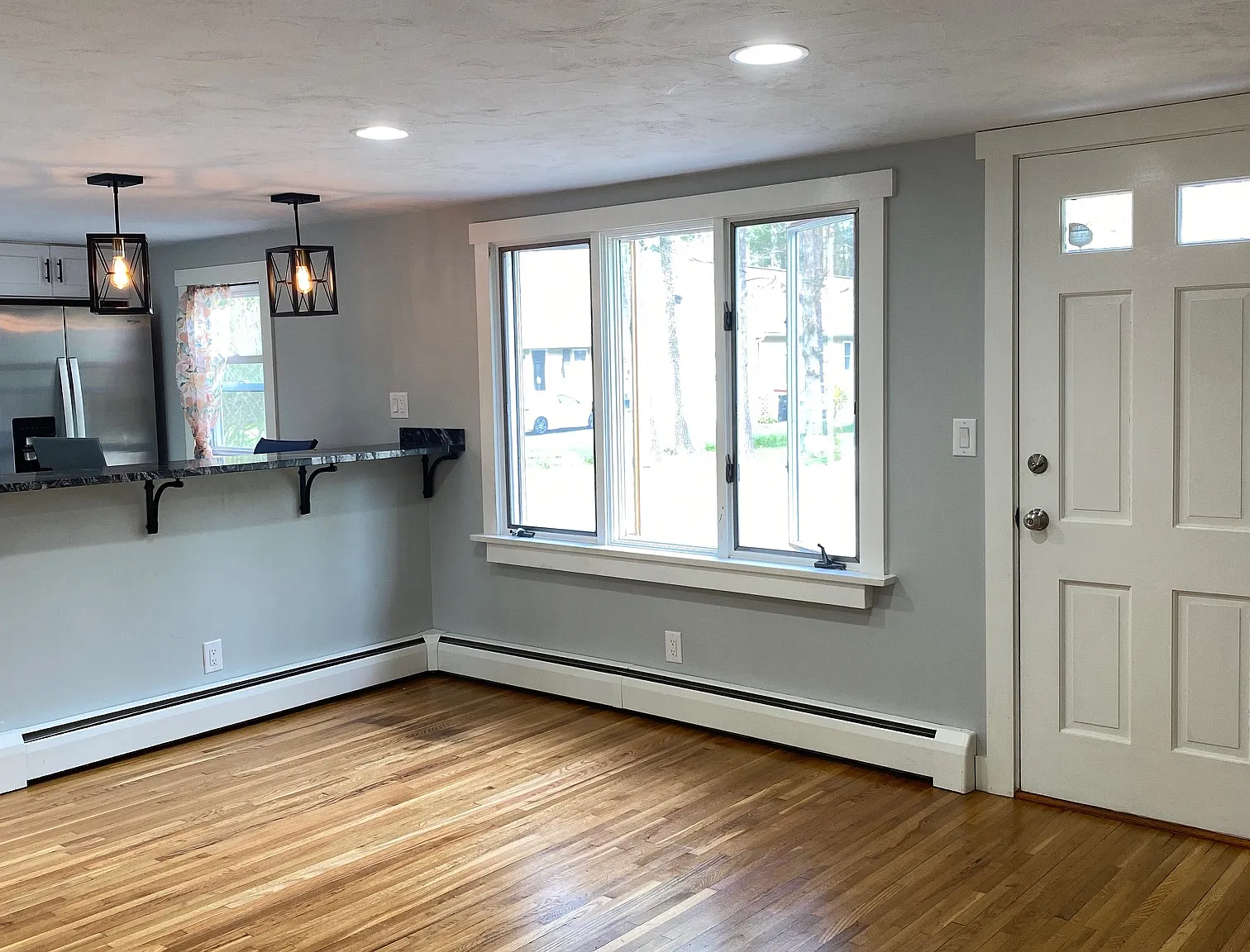 2 bed, 728 sqft, $3,000 — Photo 2