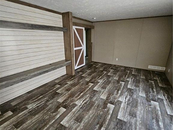 5th image of 1521 Whaley Ct