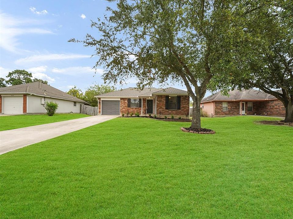 1st image of 2518 Clara Ln