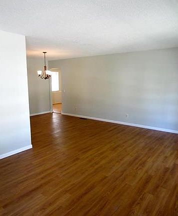 2nd image of 2822 Flameglow Dr