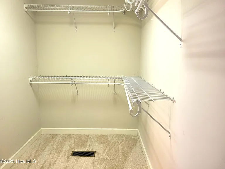 945 Diamondhead Dr S — Photo 38