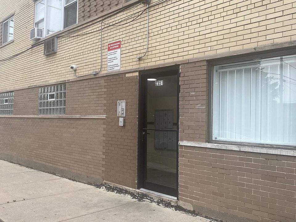 1st image of 2351 W 72nd St #1