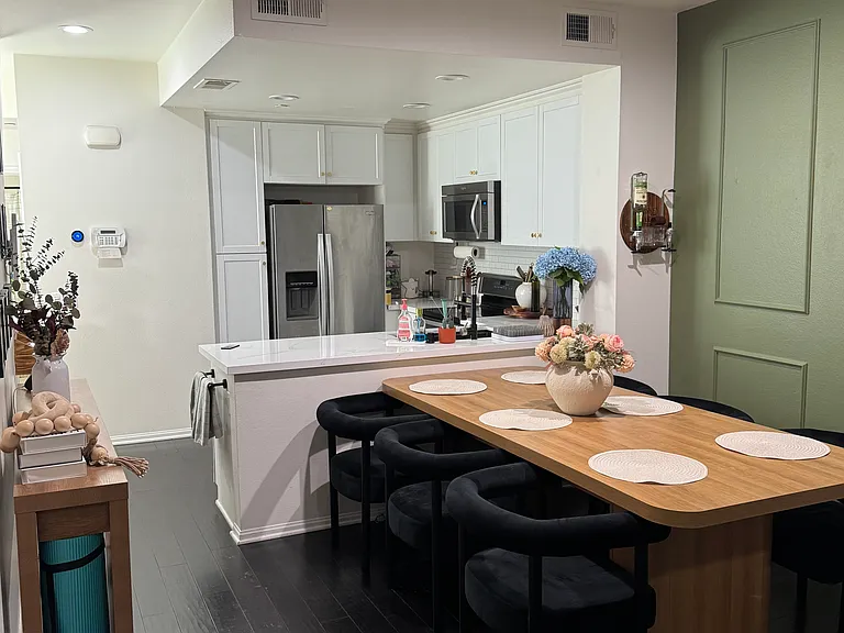 441 S Glendora Ave — Photo 13
