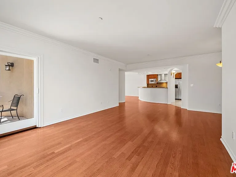 1000 Granville Ave #404 — Photo 27