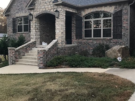 3rd image of 110 Holly Farm Ln