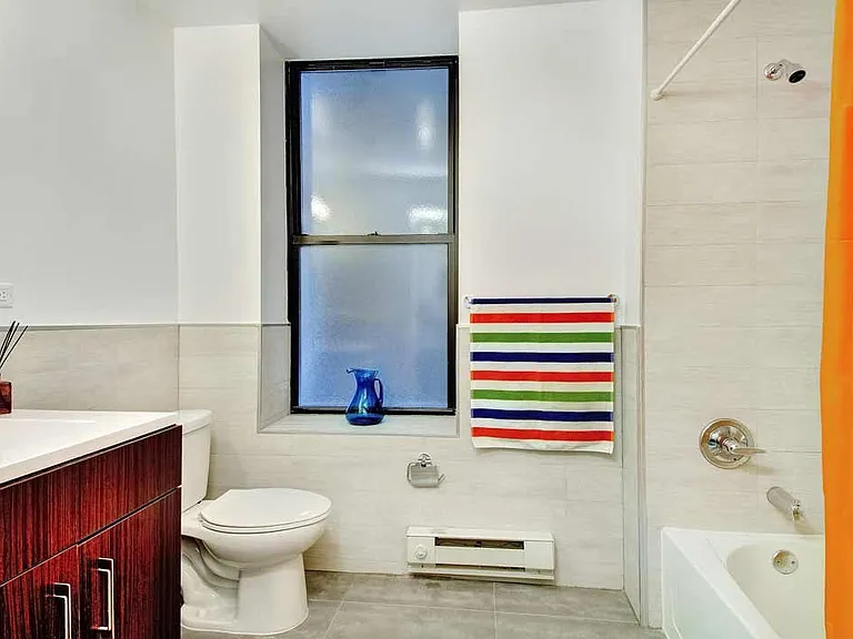 272 Manhattan Ave — Photo 4
