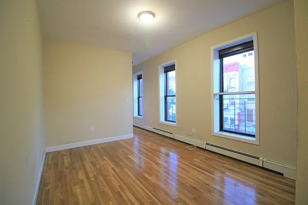 Rented by Hagstrom Management Inc | media 37