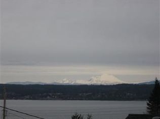 2250 N Bluff Rd, Greenbank, WA 98253