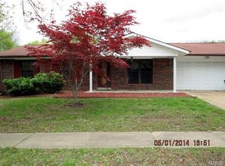 6781 English Oak Dr, Hazelwood, MO 63042