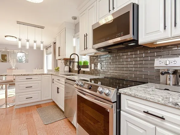 255 King Philip St, Raynham, MA 02767
