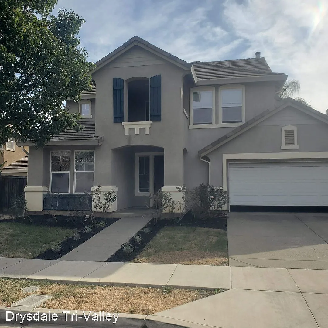 628 Rice St photo 1