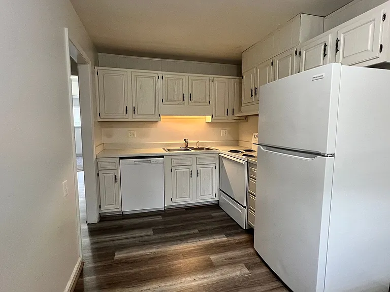 Stone Ridge Apartments- Convenient Location — Photo 39