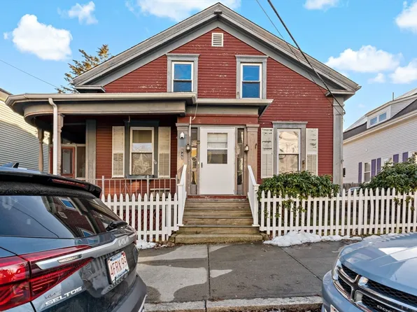 545 Walnut St, Fall River, MA 02720