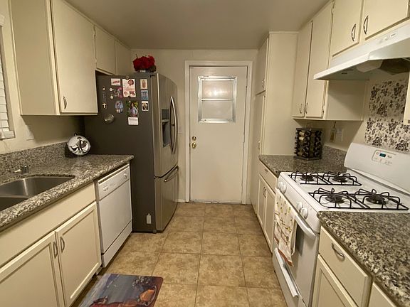 2nd image of 1520 Coulston St APT 34
