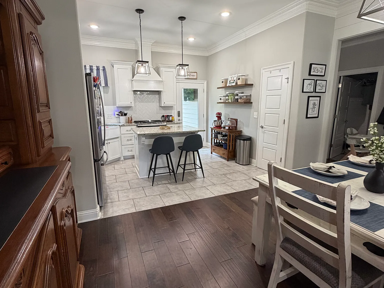 3 bed, 1522 sqft, $2,300 — Photo 3