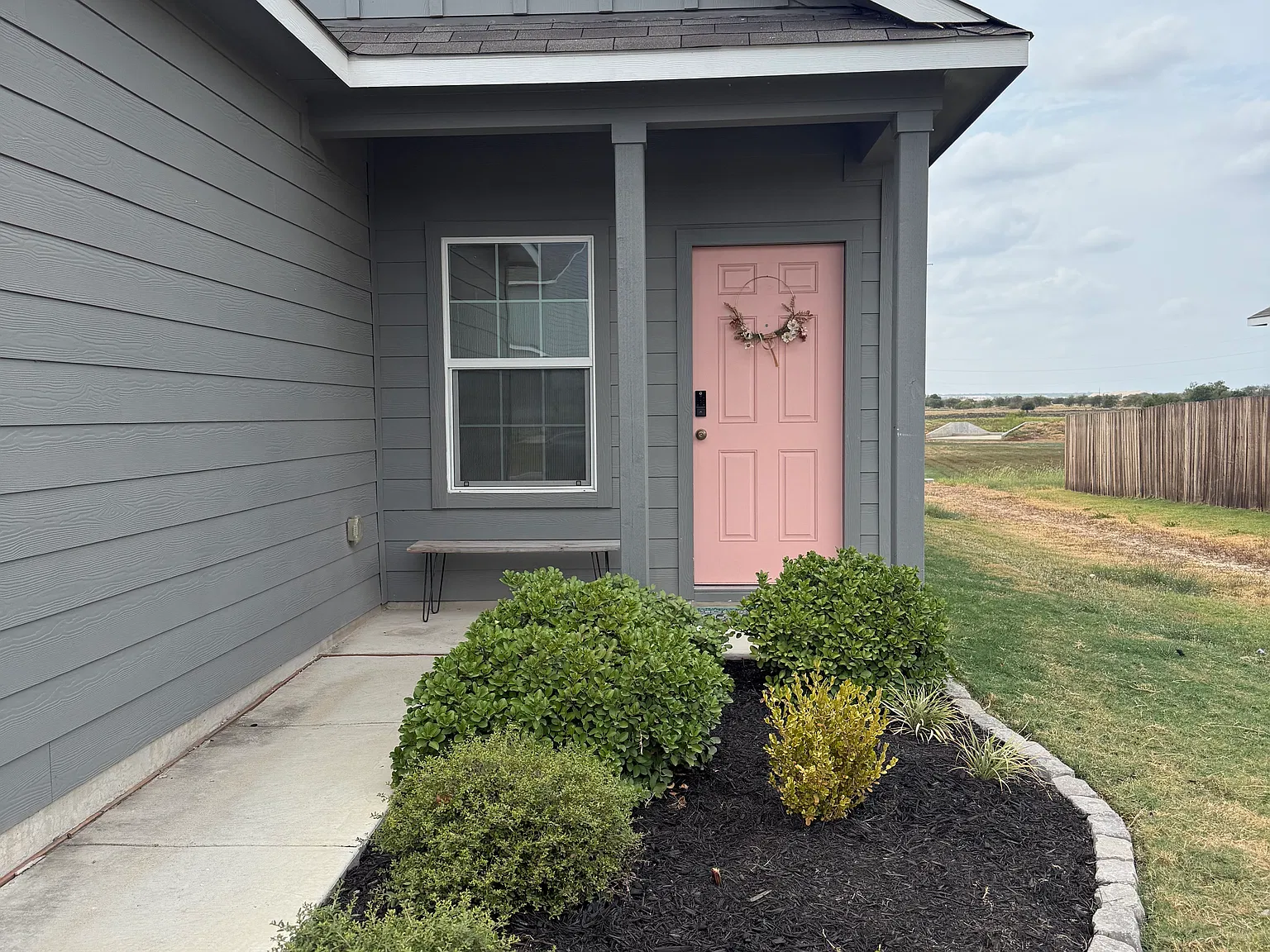 4 bed, 1635 sqft, $2,100 — Photo 2