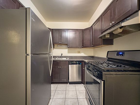 2nd image of 541-41 Hinman Ave #D2g
