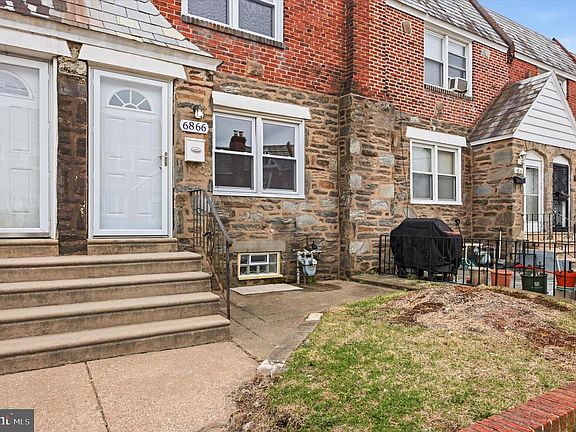 2nd image of 6866 Clover Ln