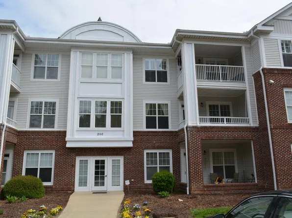 224 Eyam Hall Ln, Apex, NC 27502