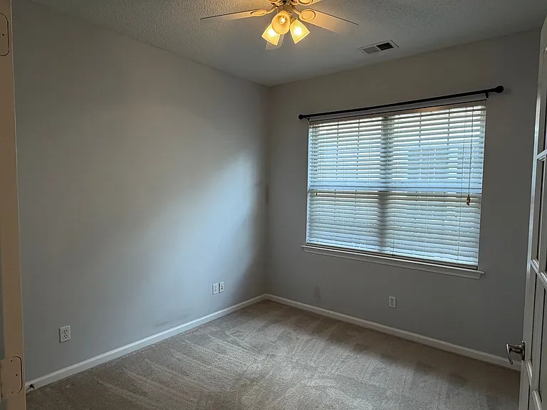 28 Darby Creek Ct — Photo 22