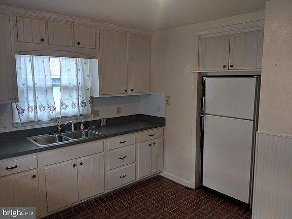 5th image of 100 N Berlin Ave