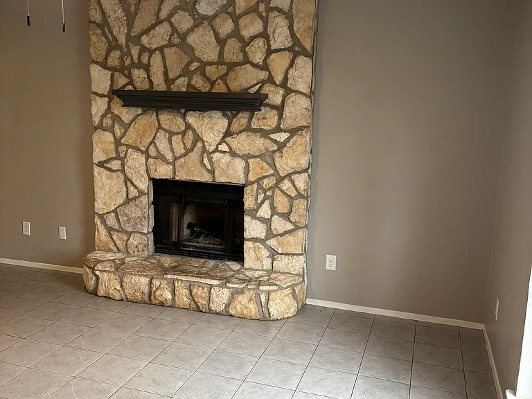 203 Park Pl — Photo 3