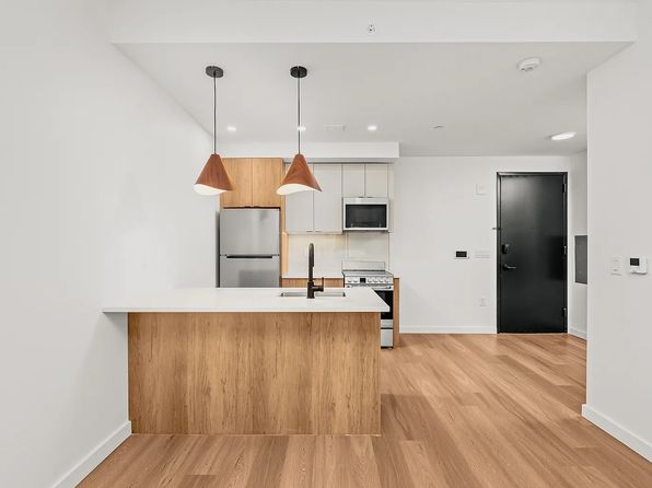 261 Grand Concourse #1716
