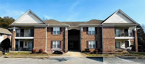 1750-202 Renwick Dr Photo 1