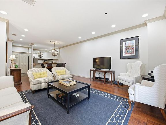 2nd image of 2499 Peachtree Rd NE APT 108