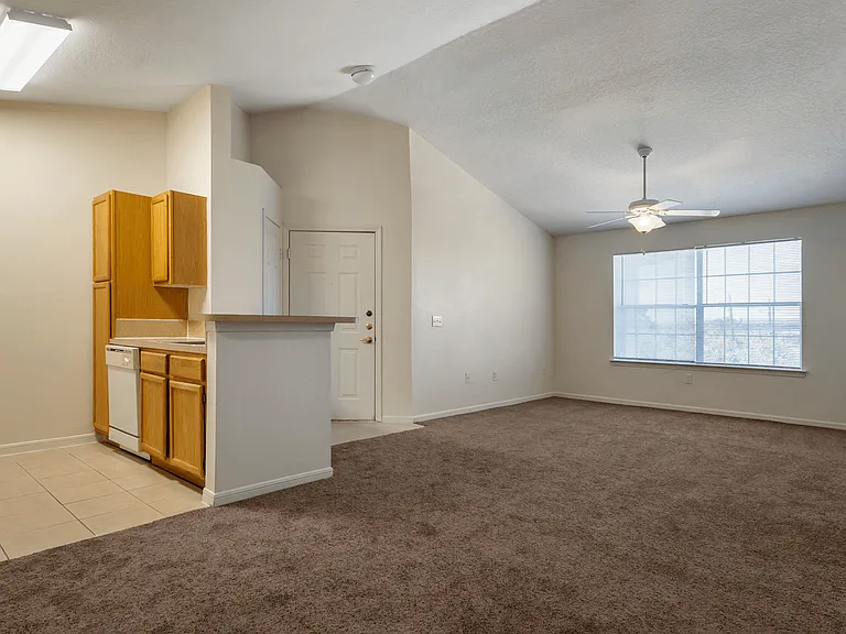 Shadow Ridge Apartments — Photo 18