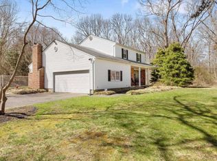 26 Park Ave, Ronkonkoma, NY 11779