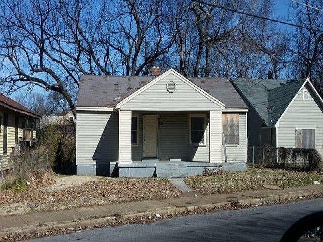 1st image of 2322 Peres Ave