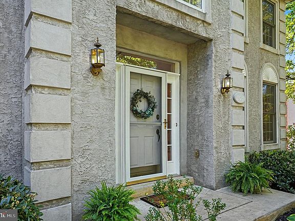 5th image of 153 Country Club Dr