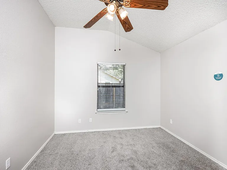1416 Horncastle St — Photo 10